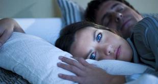 De ce o persoană are un somn prost cu treziri frecvente?