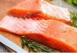 Salmoni rozë - i pjekur në furrë dhe i skuqur në tigan A është i yndyrshëm salmoni rozë?